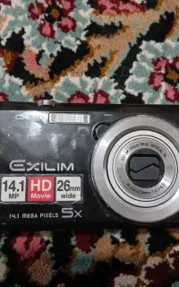 دوربین عکاسی در حد نو