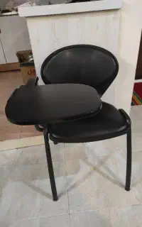 صندلی دانشجویی