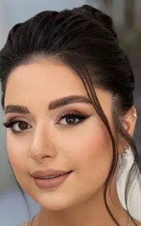 میکاپ عروس و همراه تخفیف ۵۰٪ محدود