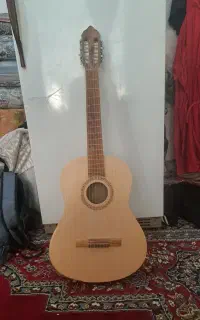 گیتار دست ساز