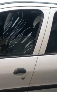 ۲۰۶مدل۴۰۰بدونه رنگ وهیچ خوردگی شاسیهاسالم