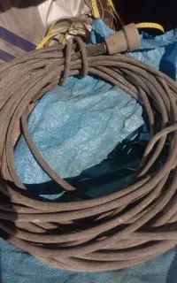 کابل دو نیم حدودا ۳۰ متر