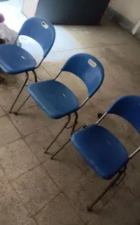 صندلی پایه آهنی