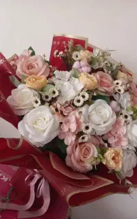 دو تا گل مصنوعی
