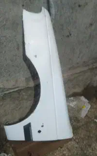 یک عدد گلگیر پژوسفیدسمت راننده به فروش میرسد