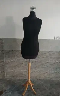 مانکن پایه دار