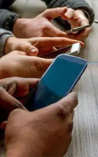 با گوشیت میلیونی پول در بیار