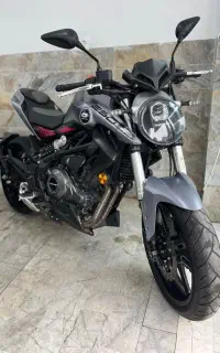کیوجی ۳۰۰ مدل ۱۴۰۲ نقره ای بنلی