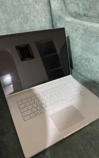 Microsoft Surfacebok ///i7