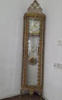 ساعت و میز تلفن برنز