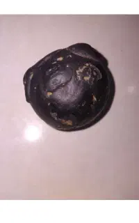سنگ سیاه عجیب و قیمتی