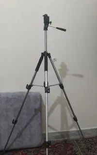 سه پایه دوربین