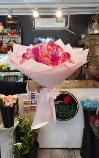 دسته گل باکس گل رز هلندی