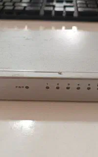 سوئیچ ۸ پورت زاکسل