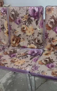 ۴عدد صندلی سالم، پایه ها استیل