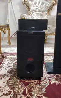 سینما خانگی سالم به همراه چهار عدد باند و DVD