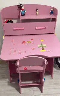 میز  تحریر  و صندلی کودک سالم و نو