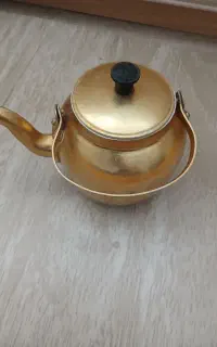 یک عدد قوری الومینیومی سالم کم کار کرد