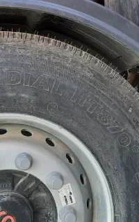 لاستیک ۳۸۵ بارز گل ۸۷۰