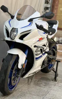 GSX-R 1000 سوزوکی