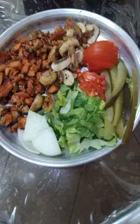 به یک نیرو اشنا به کار در ساندویچی نیازمندیم
