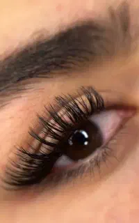 کاشت و اکستنشن مژه