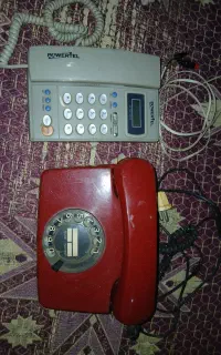 تلفن رو میزی