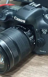 فروش فوری دوربین حرفه ای canon 7d ii