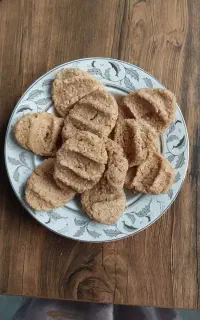 ترخینه تازه پخته شده با ماست و دوغ