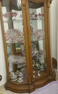 بوفه ۳طبقه شیشه ای سا لم ّبدنه چوب