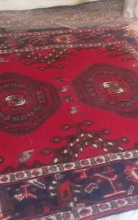 یک عدد قالیچه عشایر بافت پشمی