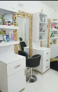 آیینه ودکور سالن آرایشگاه