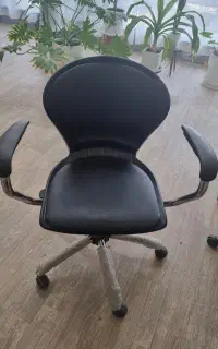 ده عدد صندلی چرخدار