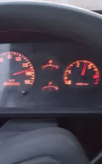 برق ودیاگ خودرو وخورده کاری برقی و تعمیرات دزدگیر