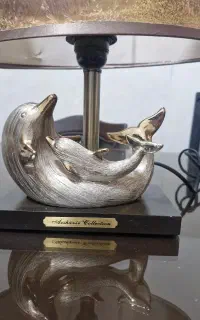 اباژور کنار تخت