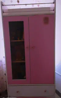 تخت و کمد