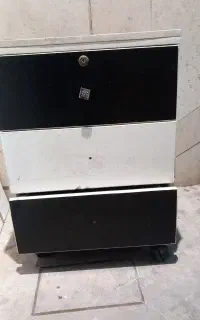 میز ۳تا کشو میخوره