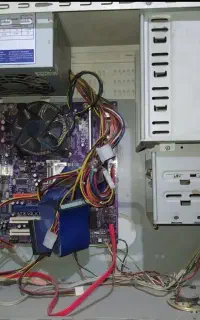 کیس کامپیوتر دست دوم و قدیمی پیامک بدین