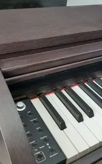 پیانو دیجیتال سه پدال دایناتون