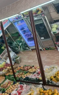 آینه و پالت میوه فروشی