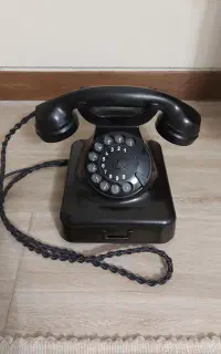 تلفن قدیمی نوستالژی