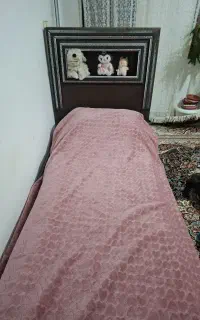 تخت یک نفره چوبی با تشک رویال
