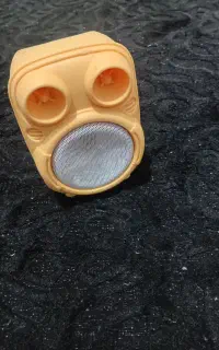 اسپیکر زرد رنگ زیبا