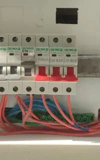 برق کاری برقکار  اتصالی  نصب کلید پریز