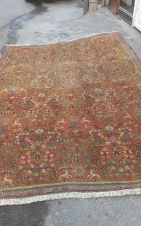 دو عدد فرش دستباف کهنه