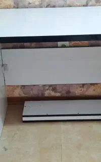 میز کار و کامپیوتر