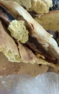 نان خشک تمیز بدون ذره ای خرابی و کپک