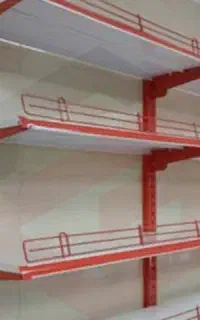 فروش مقداری جنس و طبقه و یخچال سوپر مارکتی