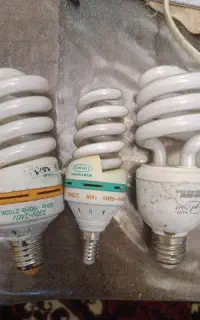 لامپ کم مصرف سوخته