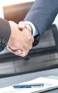 اعطای شعب به املاک بزرگ تجاری